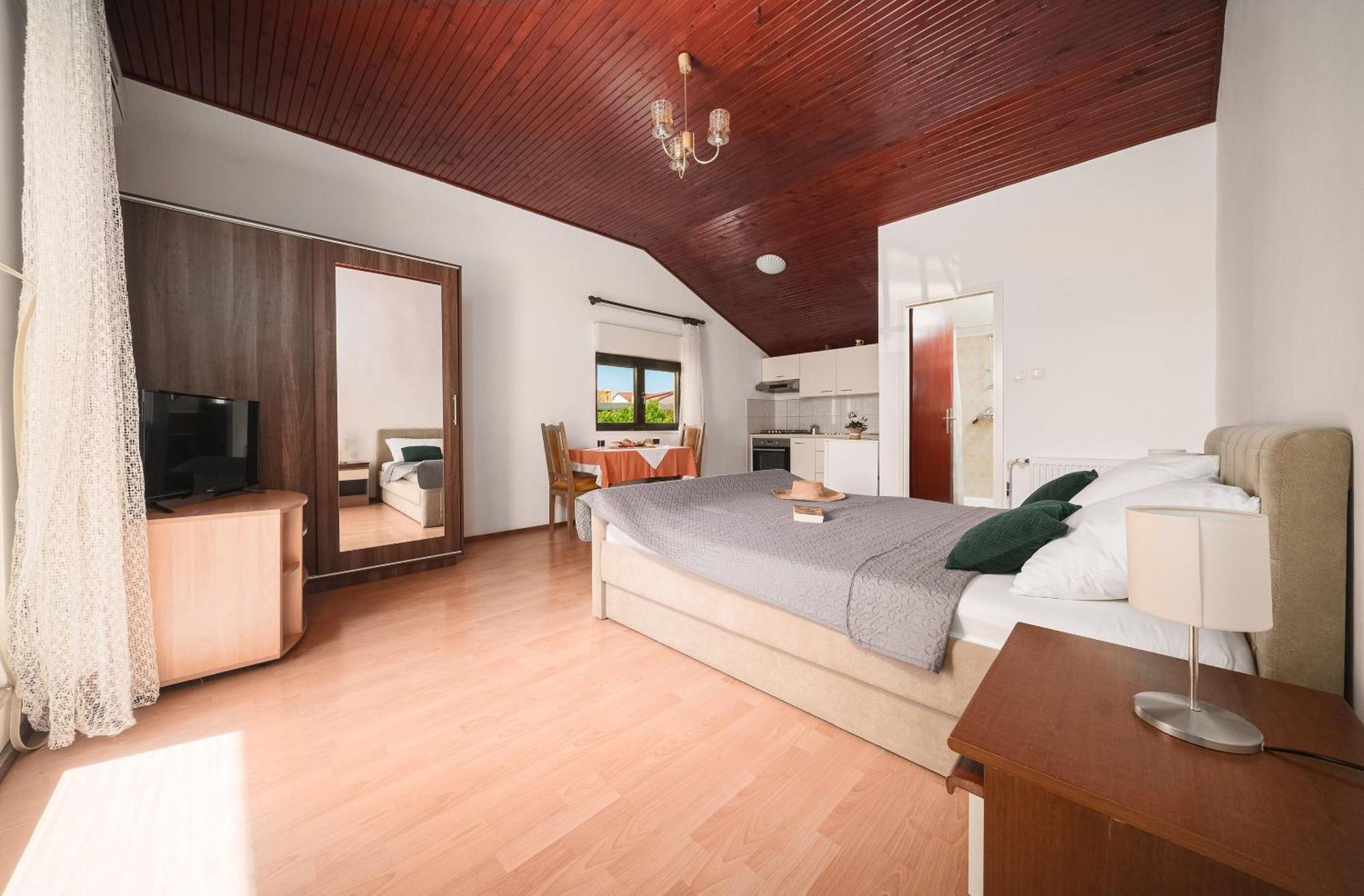 Apartment And Rooms Mrkovic Vodice Zewnętrze zdjęcie