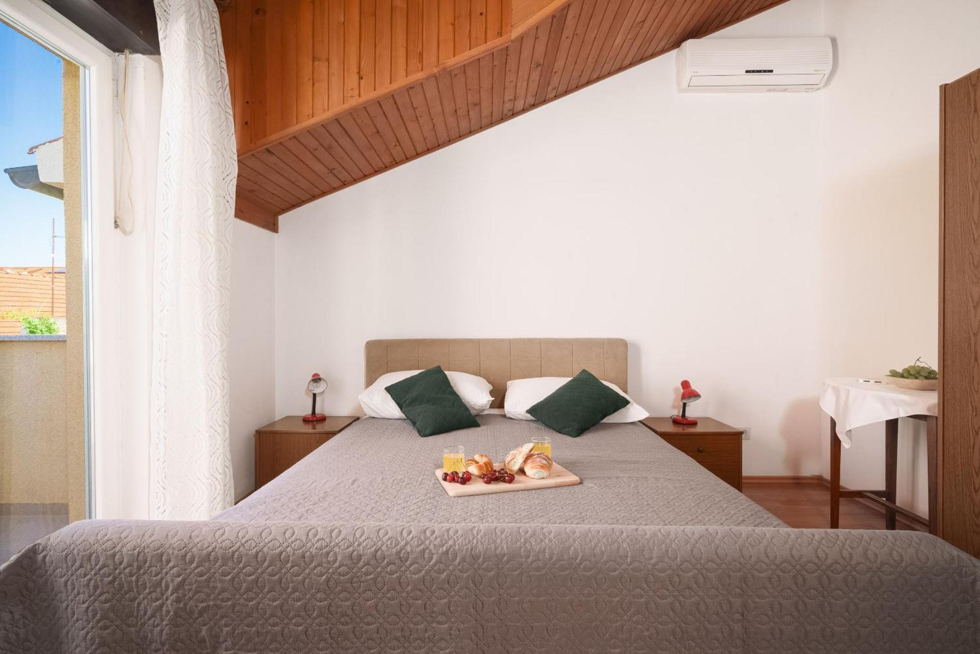 Apartment And Rooms Mrkovic Vodice Zewnętrze zdjęcie