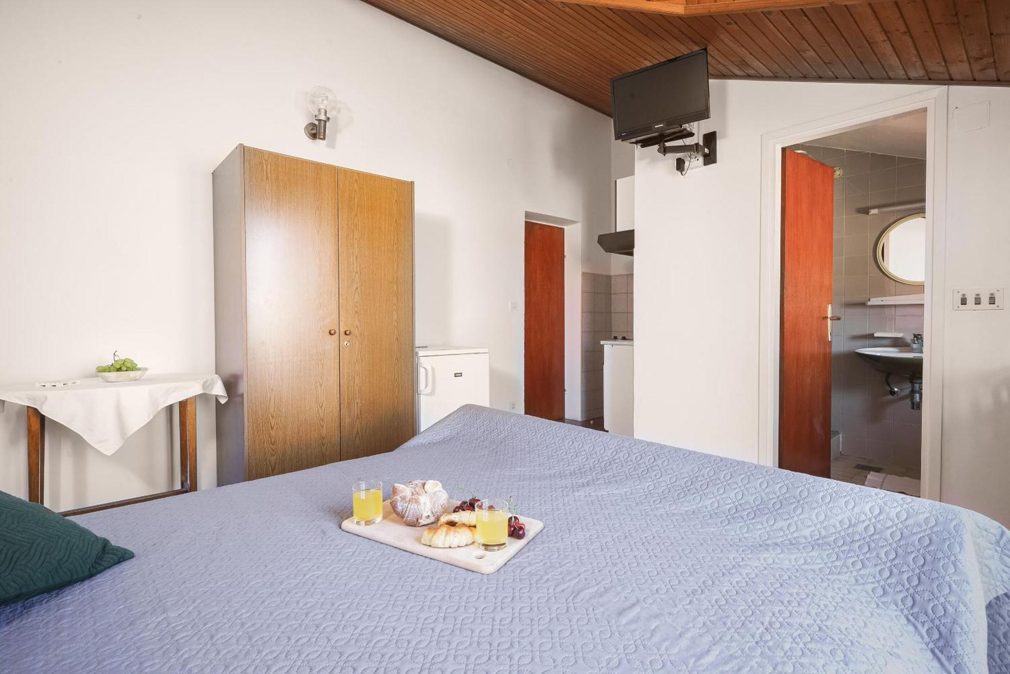 Apartment And Rooms Mrkovic Vodice Zewnętrze zdjęcie